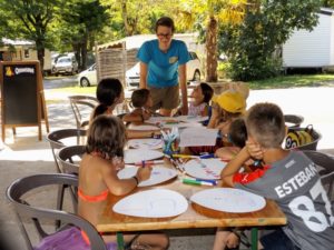 camping avec club enfants en Ardèche bord de rivière
